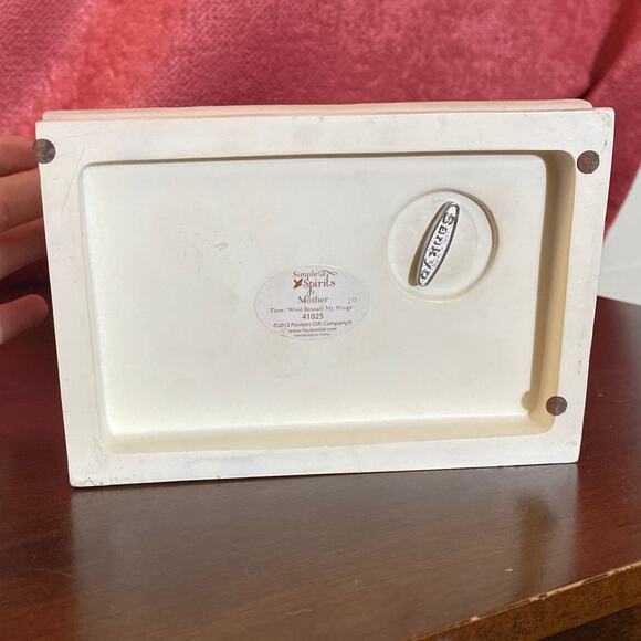 Sankyo Musical Jewelry Box Plays Wind Beneath my Wings Mother's Day Gift Mom GUC - Picture 8 of 12